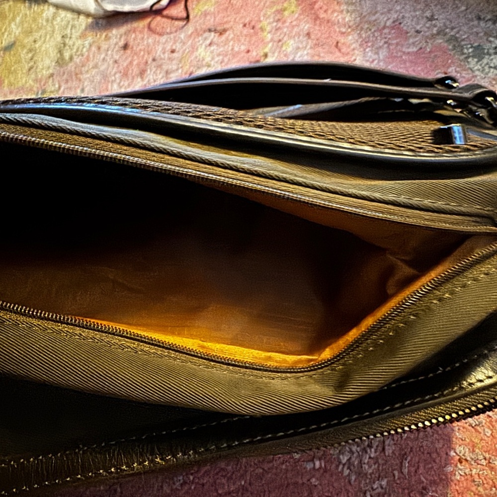 NWOT Caraa Studio Bag Medium in Moss - Picture 7 of 9